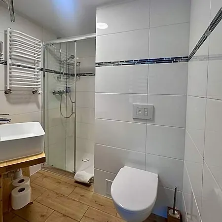 Tarasy Wang Bed & Breakfast 4*