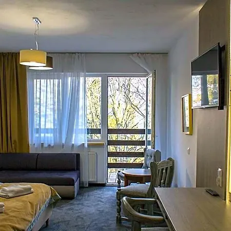 Tarasy Wang 4*